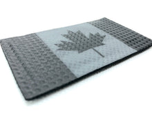 Charger l'image dans la galerie, CANADA REFLECTIVE