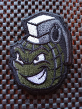 Charger l'image dans la galerie, GRENADE EN COLÈRE